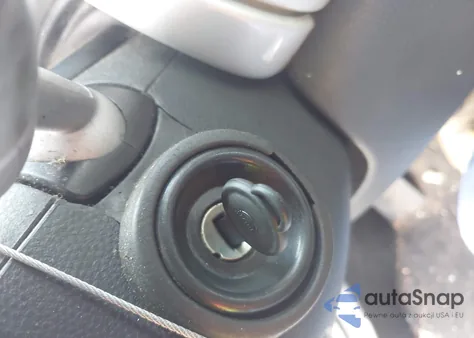 2004 Mini Cooper z USA, uszkodzony, nr VIN WMWRC33424TC53596